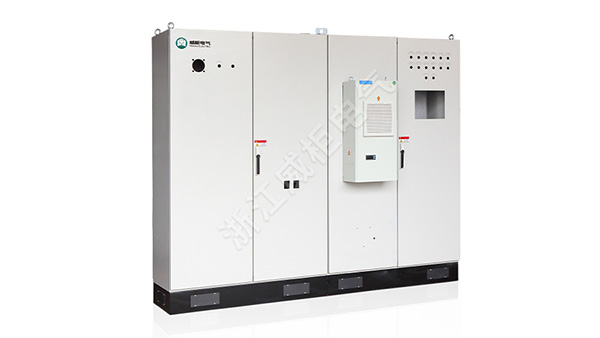 仿威圖機(jī)柜作為德國(guó)威圖機(jī)柜的國(guó)產(chǎn)化替代產(chǎn)品，二者在核心設(shè)計(jì)理念上存在延續(xù)性，但在材料工藝、性能認(rèn)證、市場(chǎng)定位等維度差異顯著。威柜電氣從以下7 個(gè)關(guān)鍵維度展開對(duì)比分析：